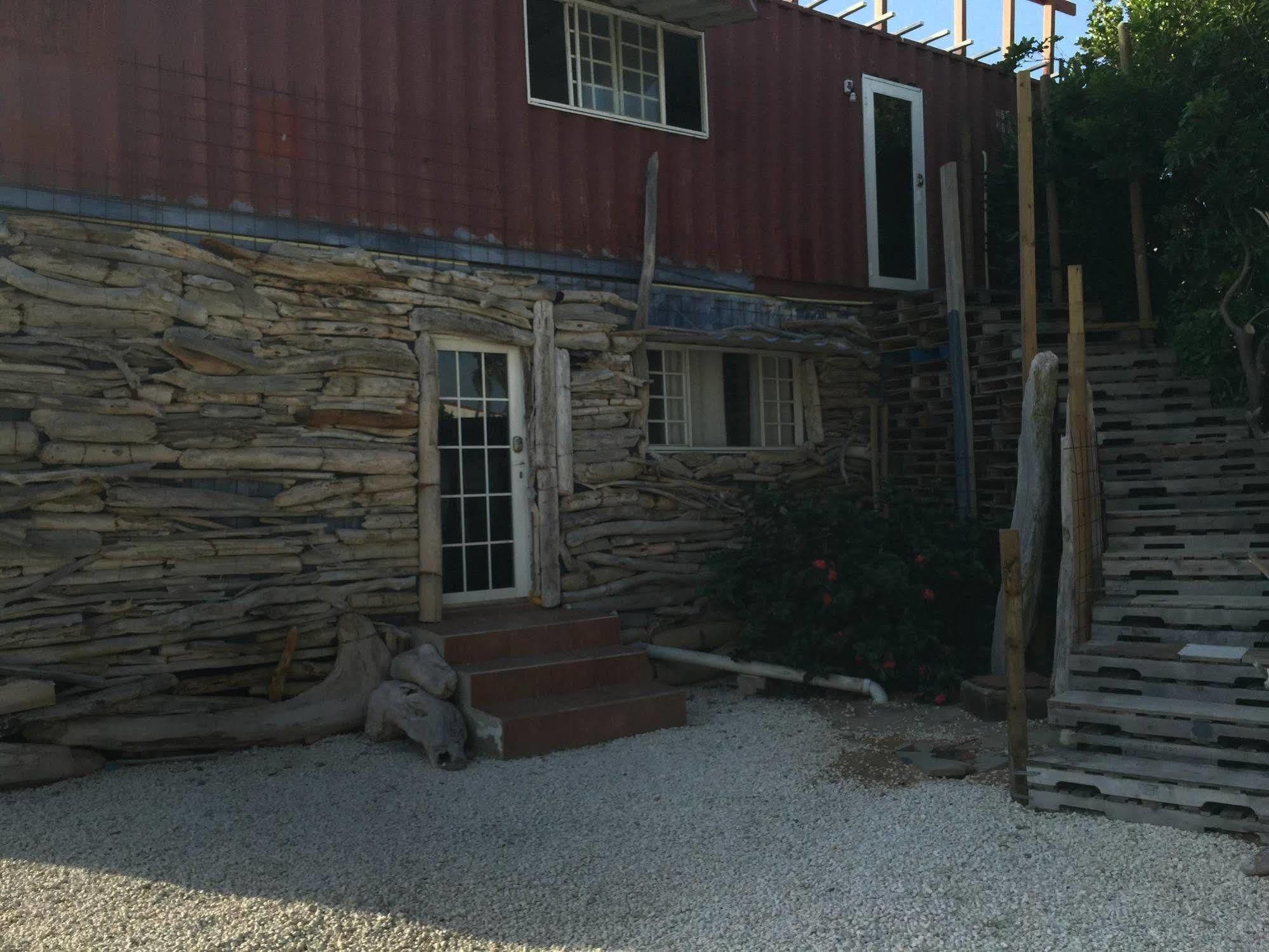 Driftwood Gardens Savaneta Exterior foto